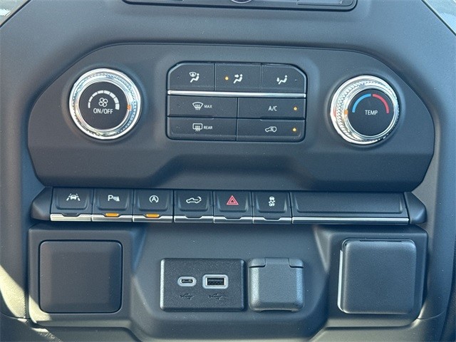 GMC Sierra 1500 Vehicle Full-screen Gallery Image 18