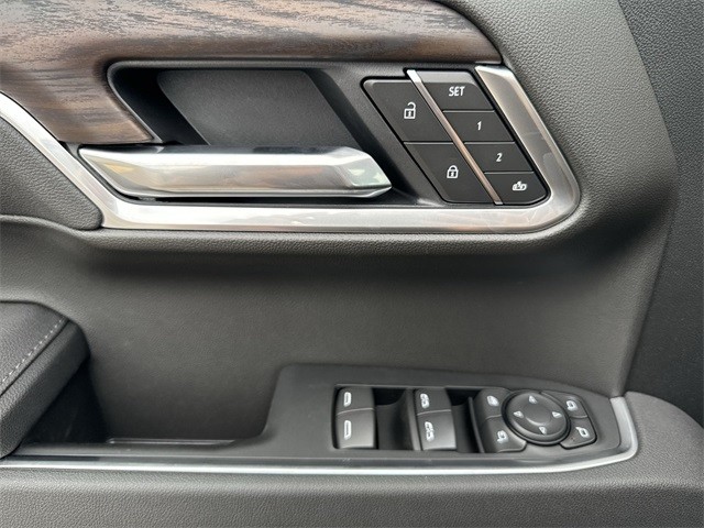 GMC Sierra 1500 Vehicle Full-screen Gallery Image 13