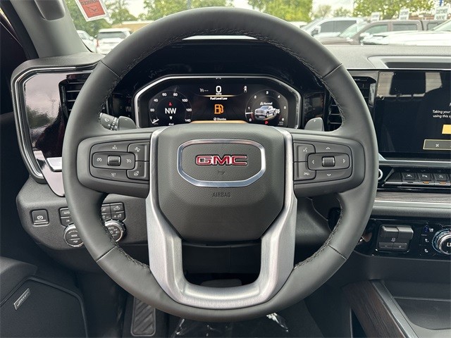 GMC Sierra 1500 Vehicle Full-screen Gallery Image 14