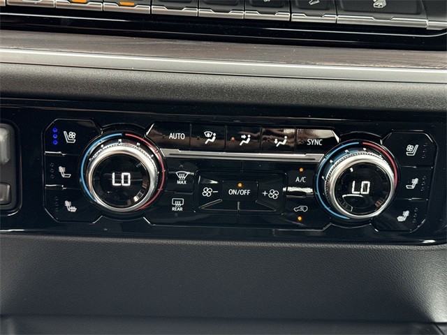 GMC Sierra 1500 Vehicle Full-screen Gallery Image 19