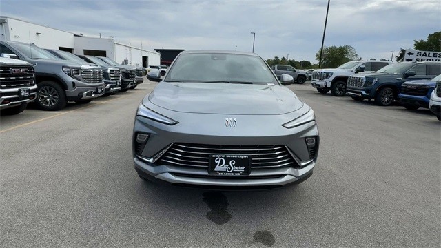 Buick Envista Vehicle Full-screen Gallery Image 03