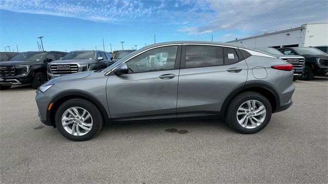 Buick Envista Vehicle Full-screen Gallery Image 05