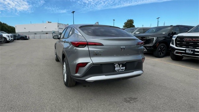 Buick Envista Vehicle Full-screen Gallery Image 07