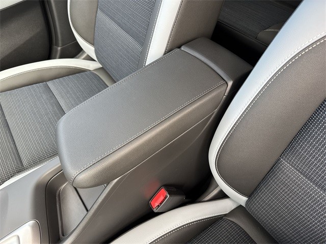 Buick Envista Vehicle Full-screen Gallery Image 20