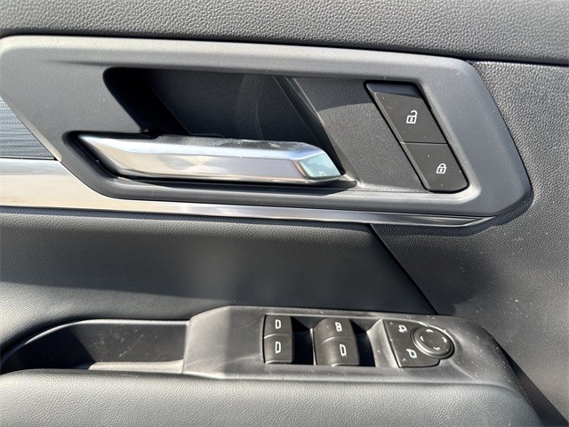 GMC Terrain Vehicle Full-screen Gallery Image 13