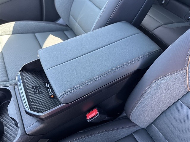 GMC Terrain Vehicle Full-screen Gallery Image 21