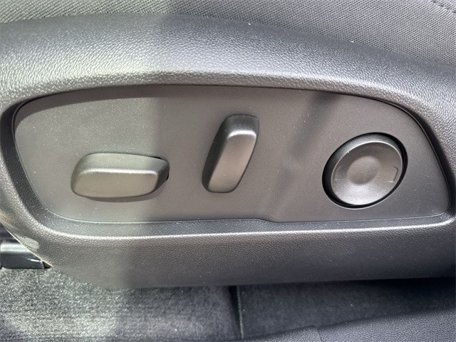 GMC Terrain Vehicle Full-screen Gallery Image 12