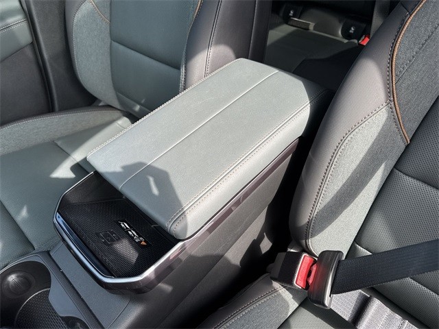 GMC Terrain Vehicle Full-screen Gallery Image 21