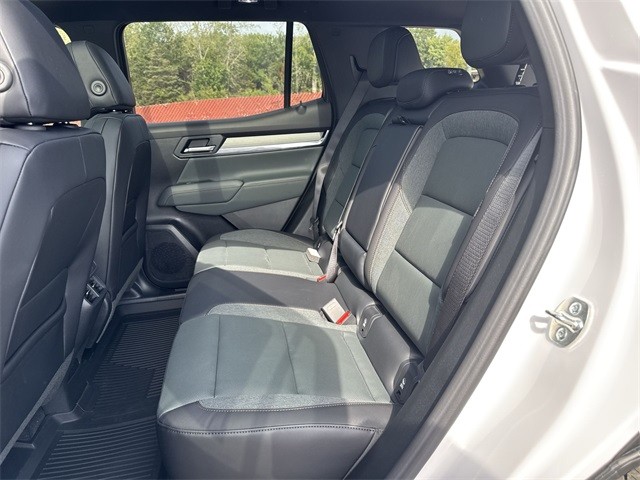 GMC Terrain Vehicle Full-screen Gallery Image 23