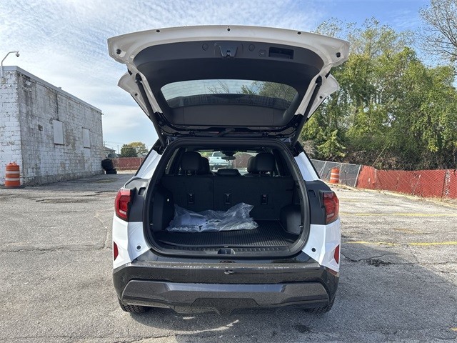 GMC Terrain Vehicle Full-screen Gallery Image 24