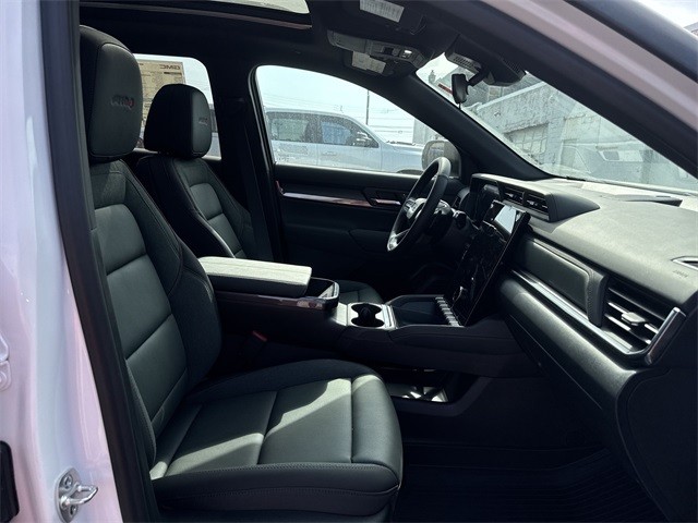 GMC Terrain Vehicle Full-screen Gallery Image 25