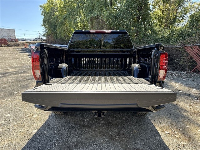 GMC Sierra 1500 Vehicle Full-screen Gallery Image 23