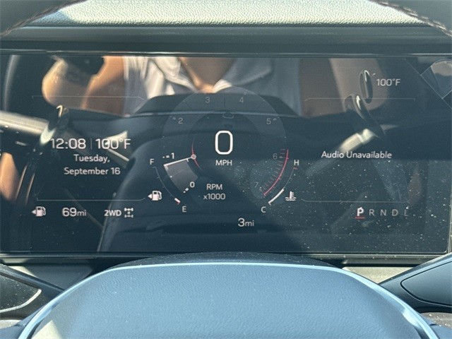 GMC Terrain Vehicle Full-screen Gallery Image 15