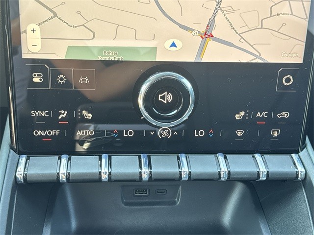 GMC Terrain Vehicle Full-screen Gallery Image 19