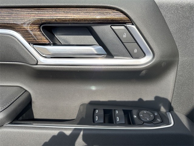 GMC Sierra 1500 Vehicle Full-screen Gallery Image 13