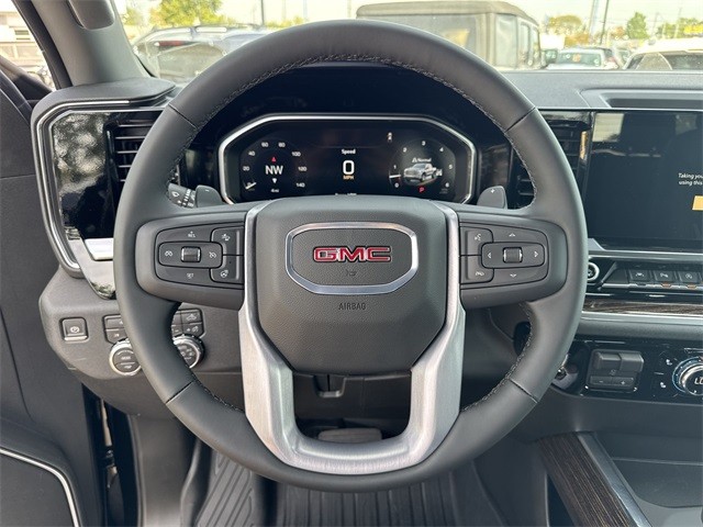 GMC Sierra 1500 Vehicle Full-screen Gallery Image 14