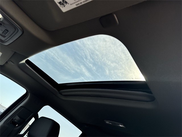 GMC Sierra 1500 Vehicle Full-screen Gallery Image 22