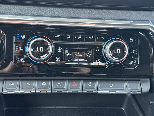 GMC Sierra 1500 Vehicle Full-screen Gallery Image 19