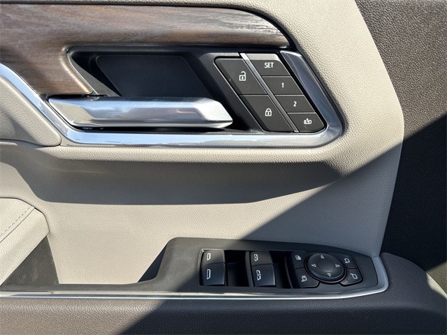 GMC Sierra 1500 Vehicle Full-screen Gallery Image 13