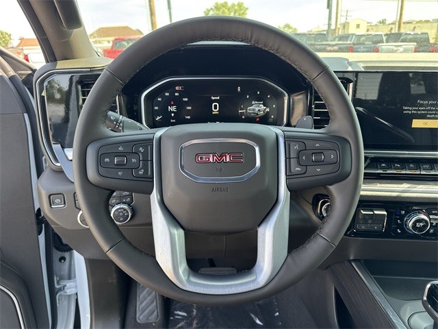 GMC Sierra 1500 Vehicle Full-screen Gallery Image 14