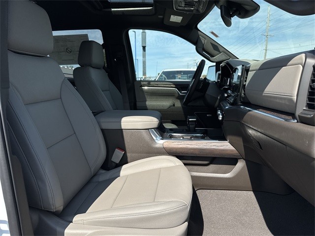 GMC Sierra 1500 Vehicle Full-screen Gallery Image 25