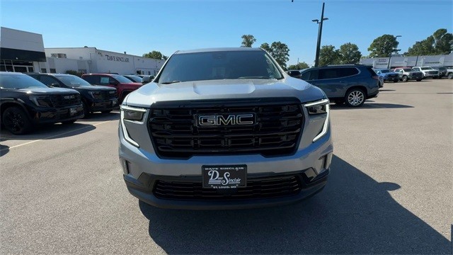 GMC Acadia Vehicle Full-screen Gallery Image 03