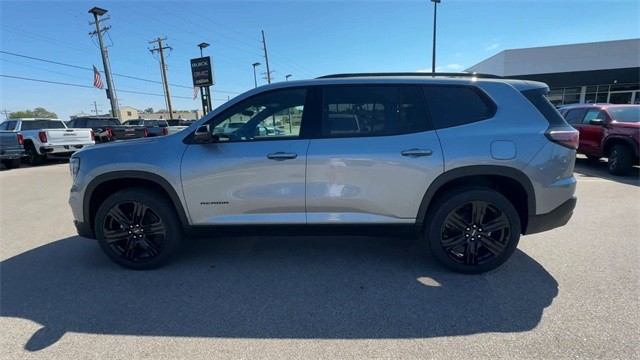 GMC Acadia Vehicle Full-screen Gallery Image 05