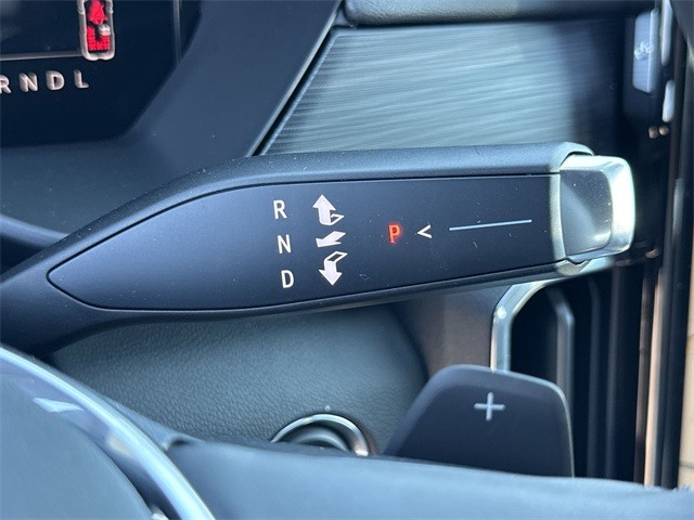 GMC Acadia Vehicle Full-screen Gallery Image 20