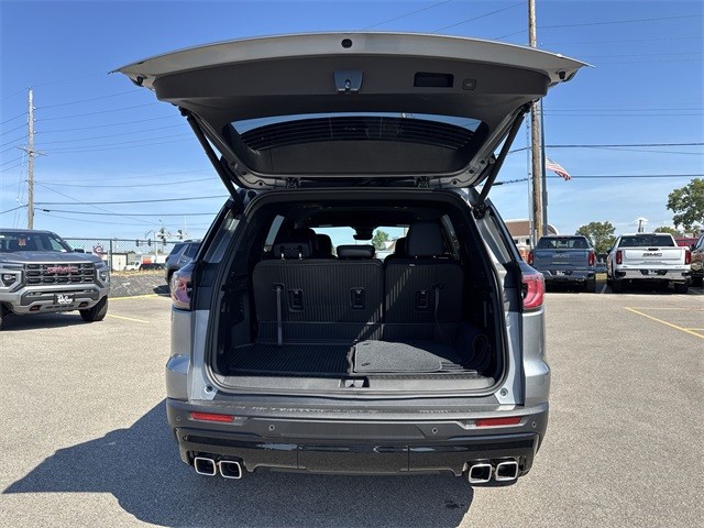 GMC Acadia Vehicle Full-screen Gallery Image 24