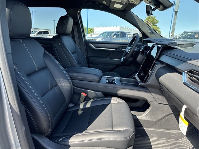 GMC Acadia Vehicle Full-screen Gallery Image 25