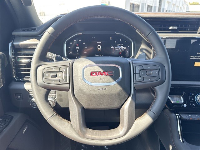 GMC Sierra 1500 Vehicle Full-screen Gallery Image 14