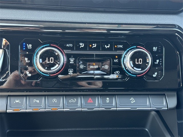 GMC Sierra 1500 Vehicle Full-screen Gallery Image 19