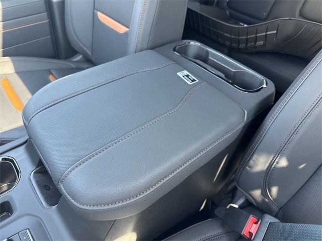 GMC Sierra 1500 Vehicle Full-screen Gallery Image 21