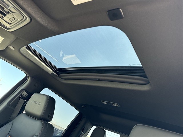 GMC Sierra 1500 Vehicle Full-screen Gallery Image 22