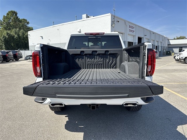 GMC Sierra 1500 Vehicle Full-screen Gallery Image 24