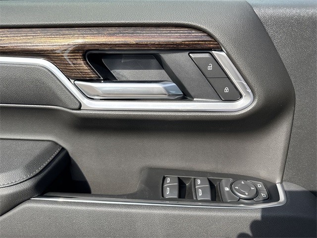 GMC Sierra 1500 Vehicle Full-screen Gallery Image 13