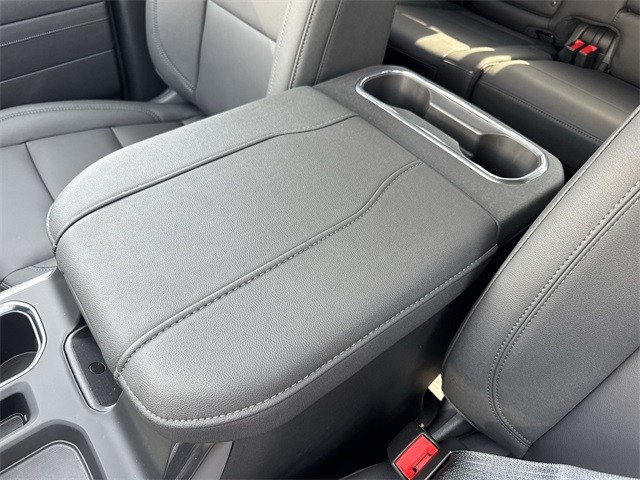 GMC Sierra 1500 Vehicle Full-screen Gallery Image 21