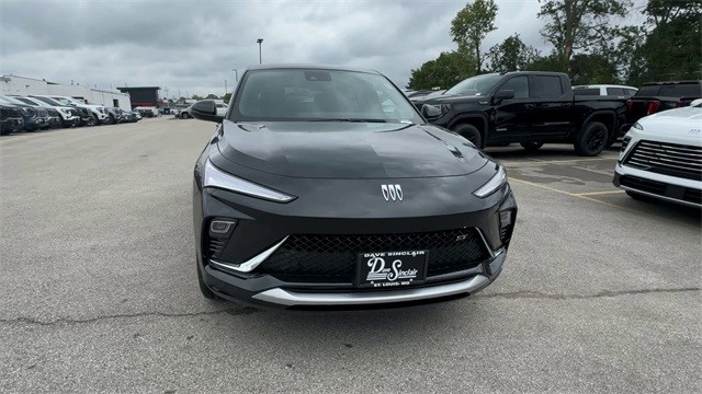 Buick Envista Vehicle Full-screen Gallery Image 03