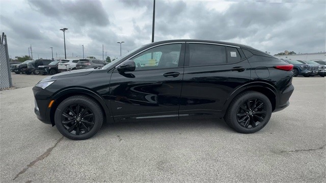 Buick Envista Vehicle Full-screen Gallery Image 05