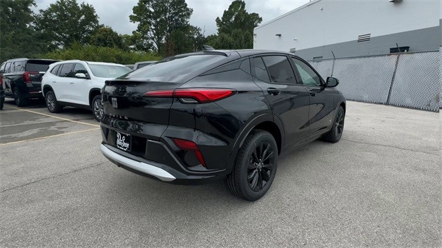 Buick Envista Vehicle Full-screen Gallery Image 08