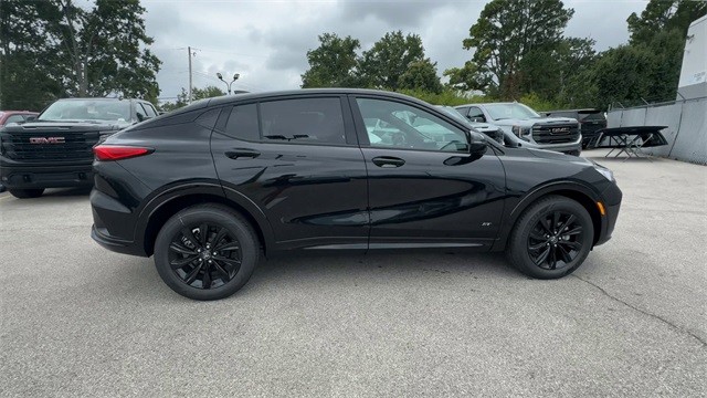 Buick Envista Vehicle Full-screen Gallery Image 09