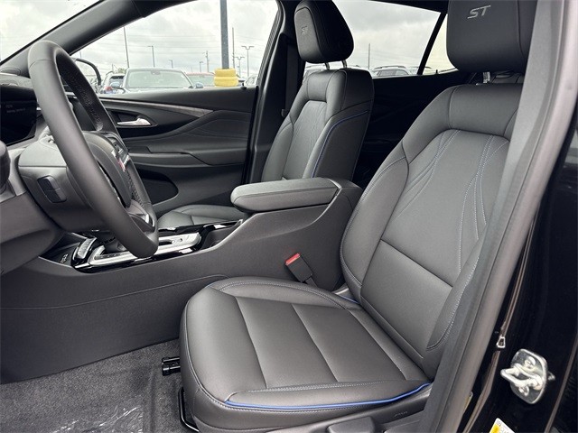 Buick Envista Vehicle Full-screen Gallery Image 11