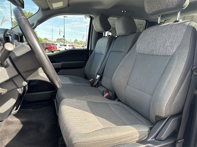 Ford F-150 Vehicle Full-screen Gallery Image 23