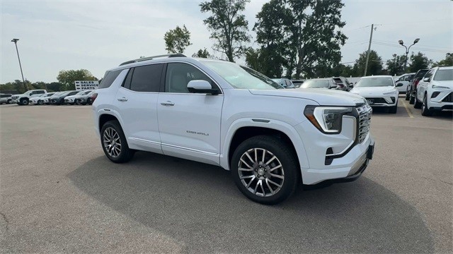 GMC Terrain Vehicle Full-screen Gallery Image 02