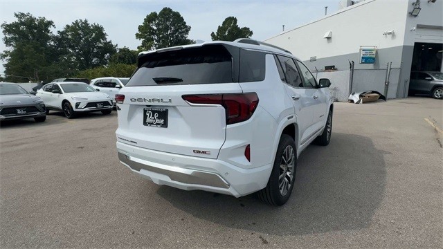 GMC Terrain Vehicle Full-screen Gallery Image 08