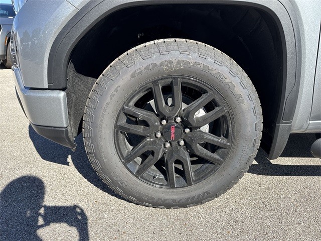 GMC Sierra 1500 Vehicle Full-screen Gallery Image 10