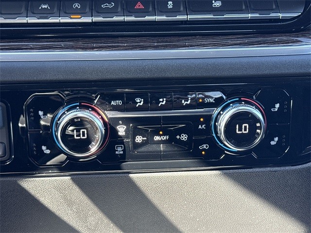 GMC Sierra 1500 Vehicle Full-screen Gallery Image 19