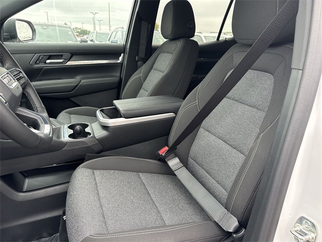 GMC Terrain Vehicle Full-screen Gallery Image 11