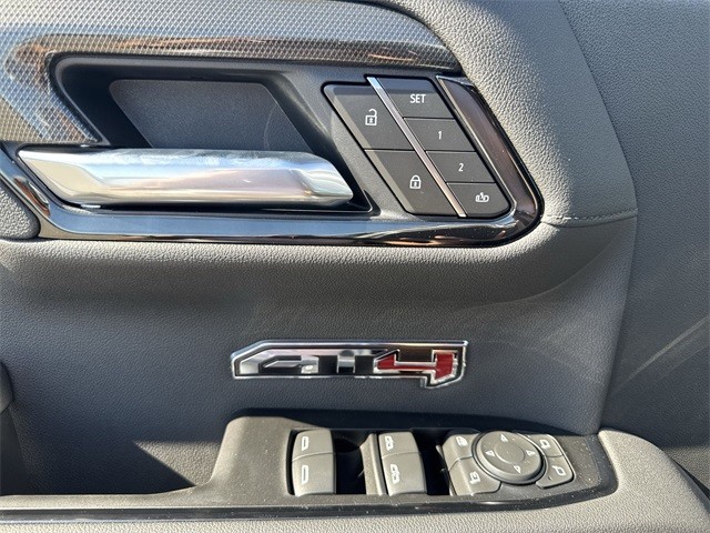 GMC Sierra 1500 Vehicle Full-screen Gallery Image 13