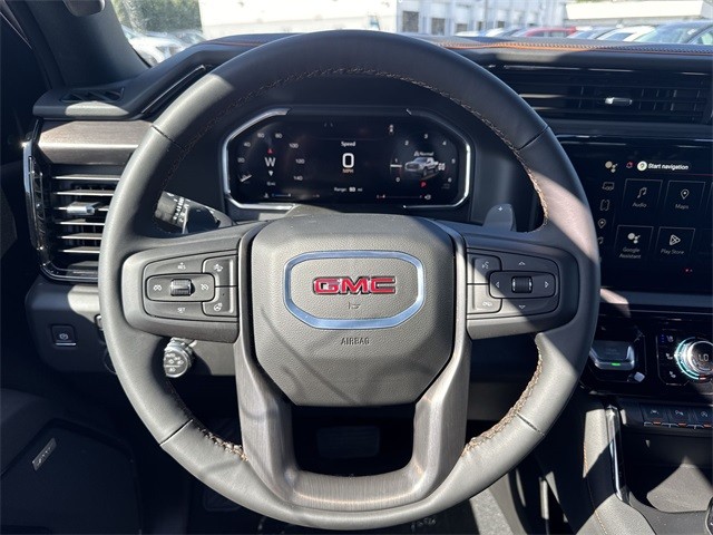 GMC Sierra 1500 Vehicle Full-screen Gallery Image 14